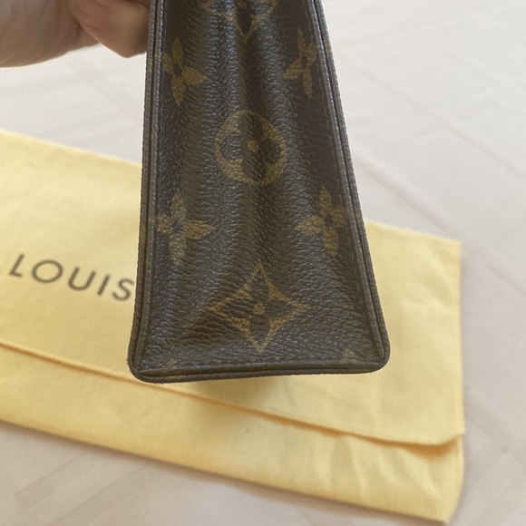 Authentic Louis Vuitton toiletry pouch 19 - Picture 6 of 8